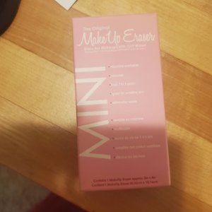 NIB The Original MakeUp Eraser Mini (pink)